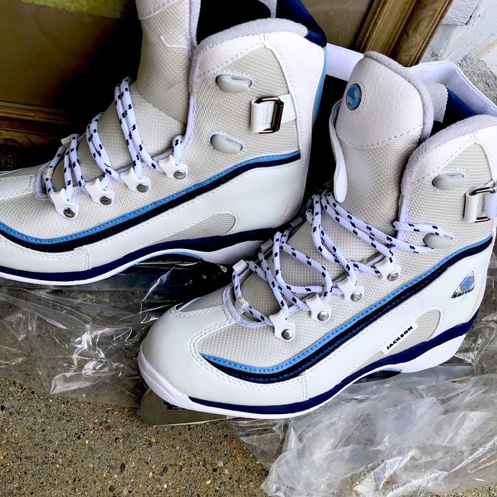 COPY - COPY - New figure skates